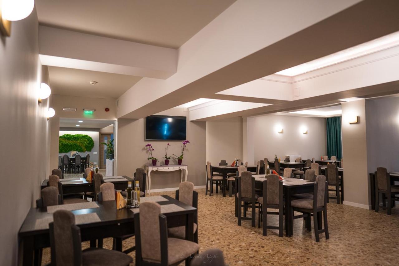 Hotel Hera Predeal Exterior photo